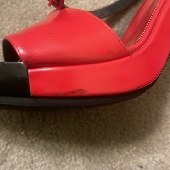 Sexy red heels - Picture 5 of 5